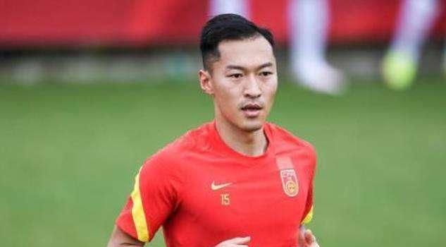 据悉，为了避免换帅传言扩散，拉波尔塔与哈维进行了一场平静的谈话。